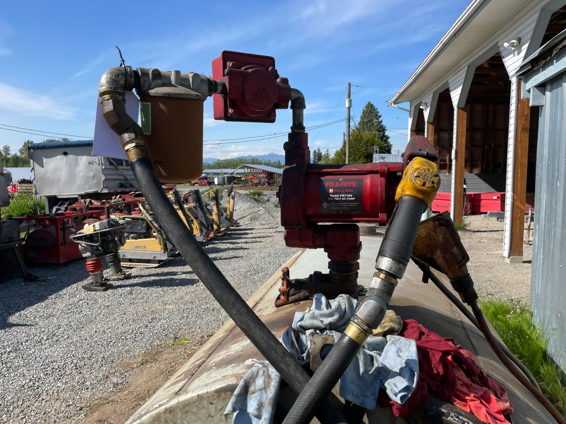 *TIDY TANK LTD 2700L DIESEL FUEL STORAGE TANK WITH FILL-RITE 700 115V ...