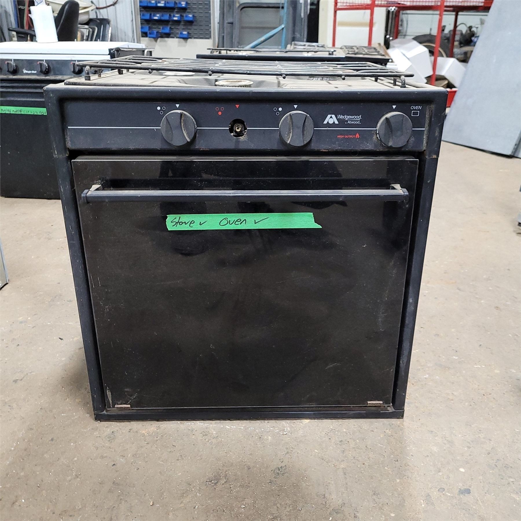 Used Atwood / Wedgewood range stove 3-burner R2137BG