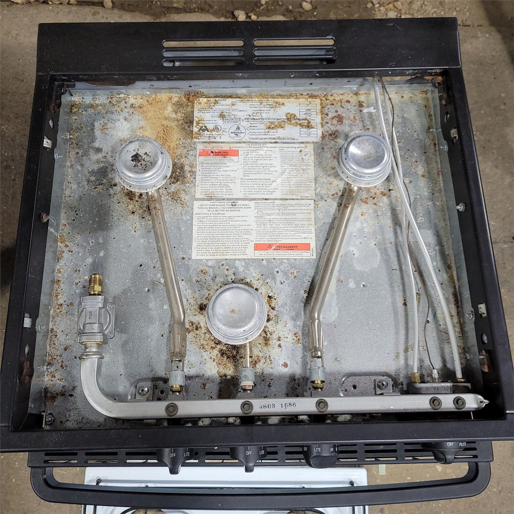 Used Atwood / Wedgewood range stove 3burner RW1730W1