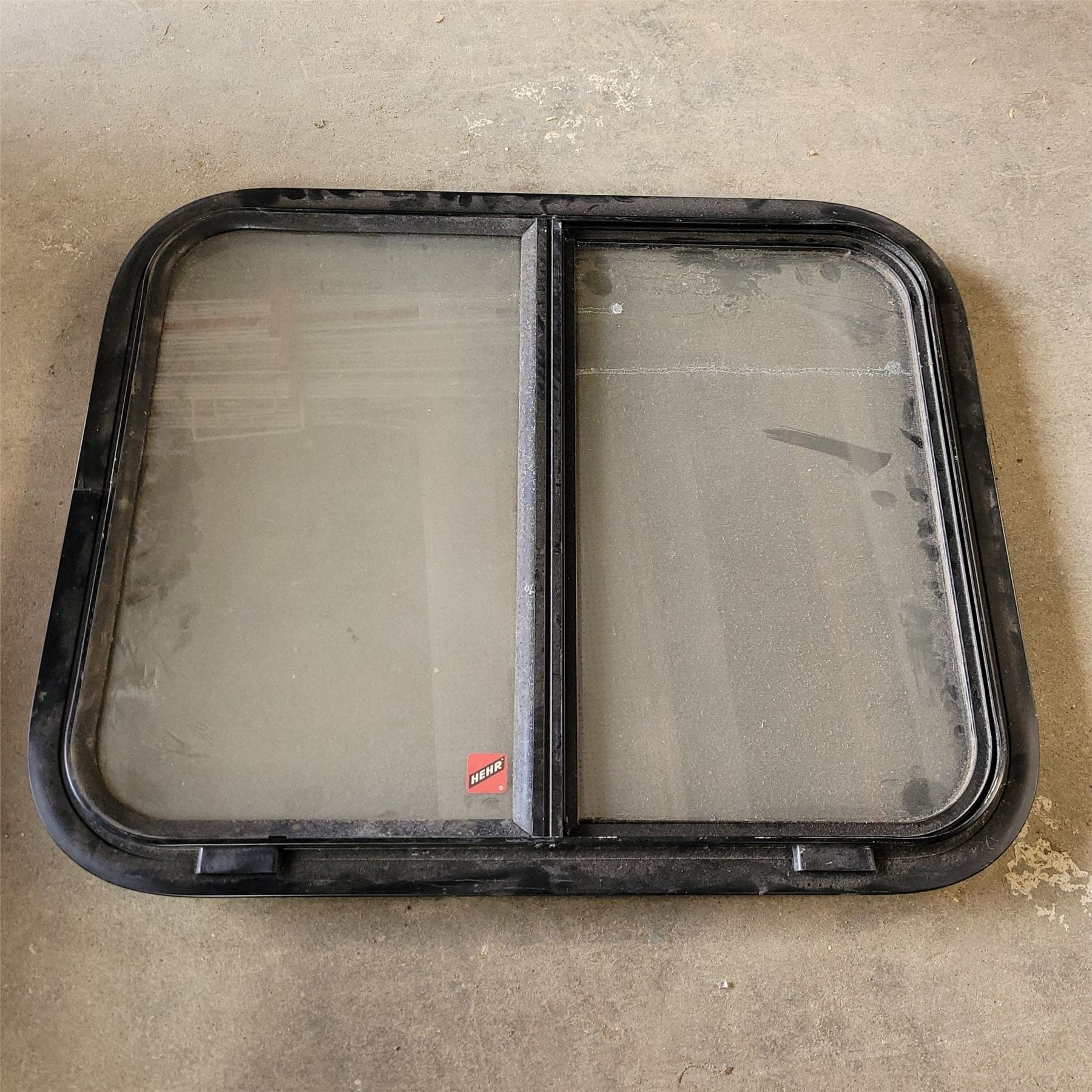 Black Radius Opening Window : 35 1/2