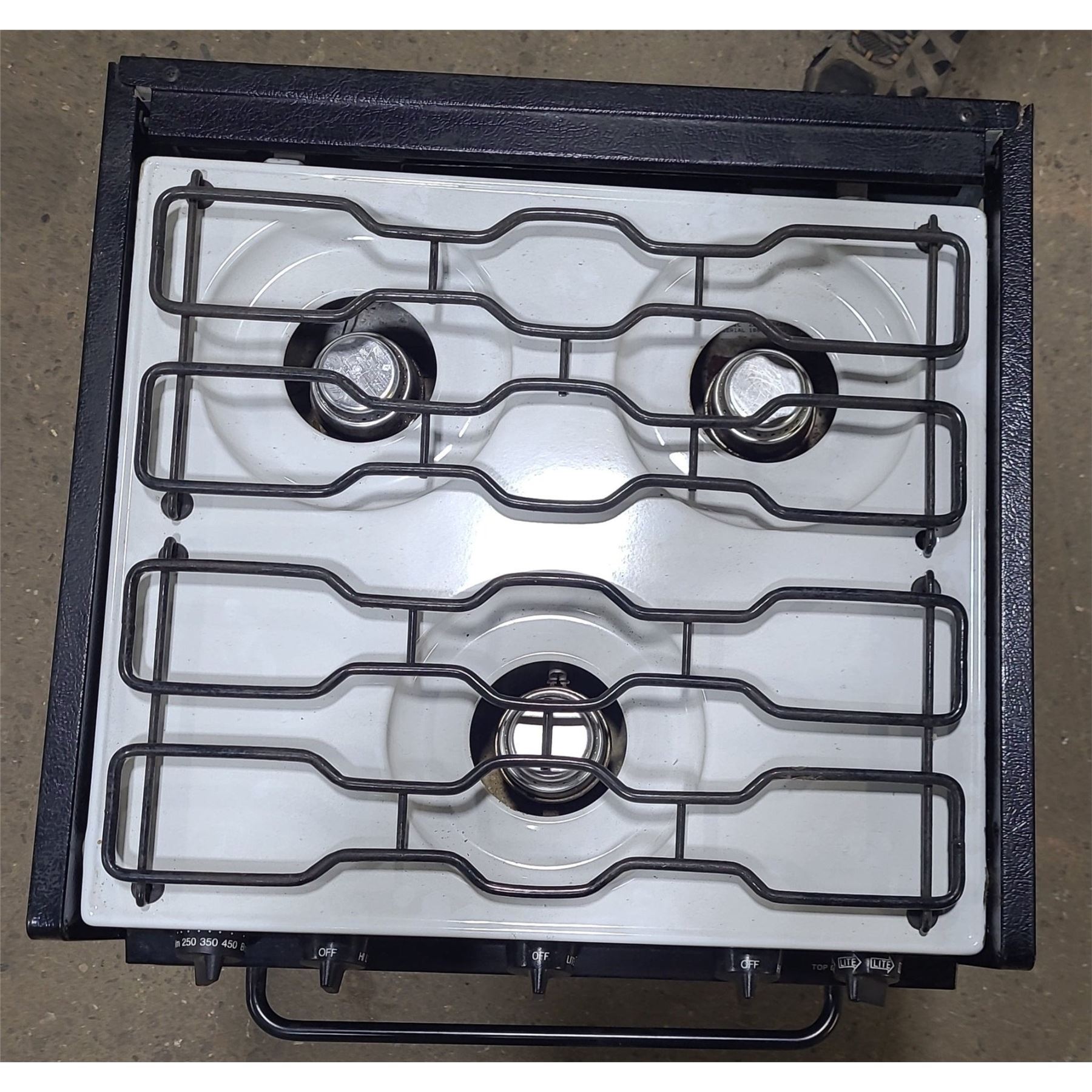 Used Magic Chef 3 Burner RV Range / Cooktop 8102P11860