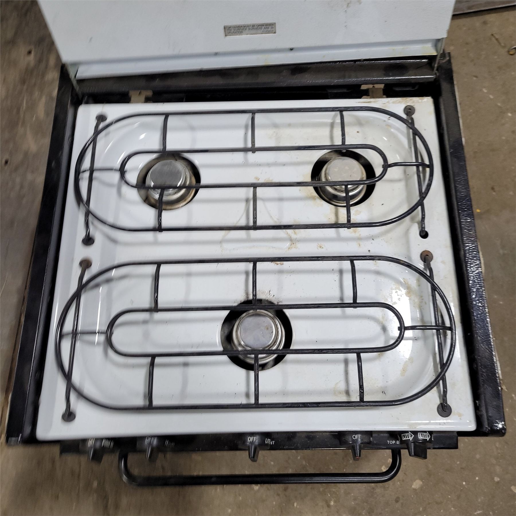 Used Magic Chef 3 Burner RV Range / Cooktop CLY2231BDH