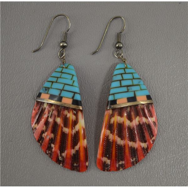NATIVE AMERICAN SANTO DOMINGO SHELL EARRINGS