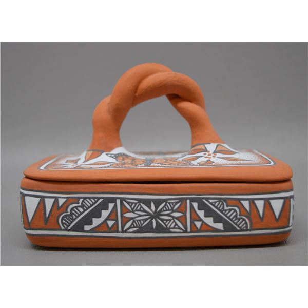 NATIVE AMERICAN JEMEZ POTTERY CONTAINER BY MARY SMALL