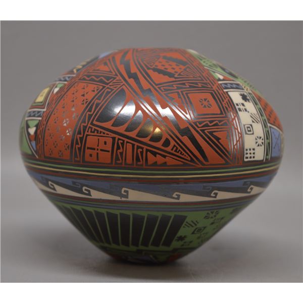 MATA ORTIZ POTTERY SEED JAR BY ISIDRO ORTIZ