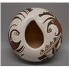 Image 5 : NATIVE AMERICAN HOPI POTTERY BOWL SIGNED WITH FROGO AND TADPOLE LOGO AND M