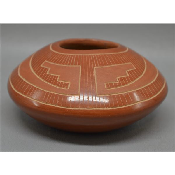 NATIVE AMERICAN SANTA CLARA POTTERY JAR SIGNED