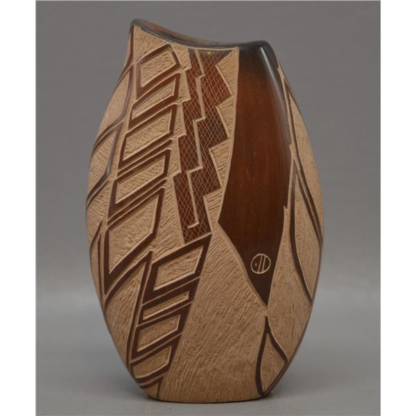 NATIVE AMERICAN SANTA CLARA POTTERY VASE