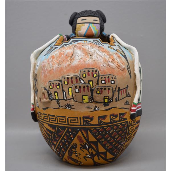 NATIVE AMERICAN JEMEZ POTTERY VASE BY SARACINO