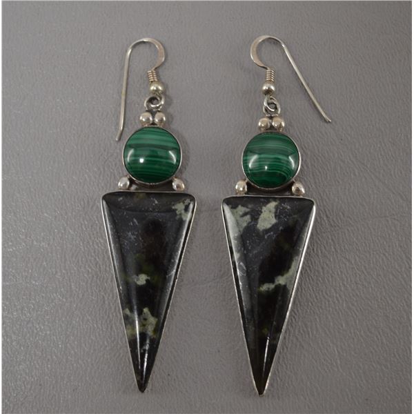 NATIVE AMERICAN NAVAJO SILVER EARRING SIGNED WITH S AND HALLMARK