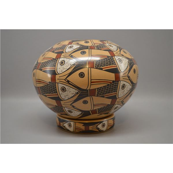 MATA ORTIZ POTTERY BOWL WITH MATCHING RING BY ROBERTO BANUELOS