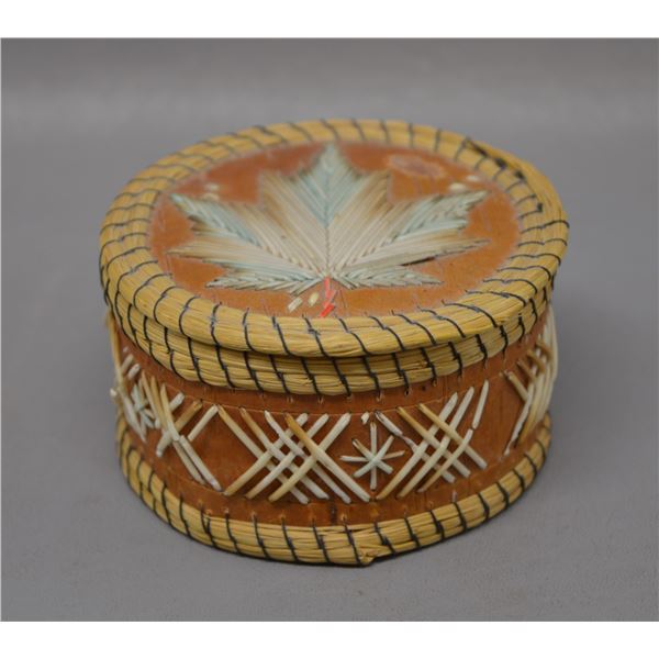 NATIVE AMERICAN WOODLAND BIRCH BARK BOX