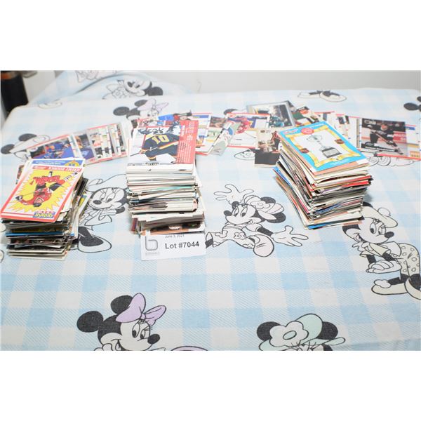 HUGE HOCKEY CARD LOT  VARIOUS YEARS NICE CONDITION