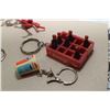 Image 2 : VINTAGE KEYCHAIN LOT