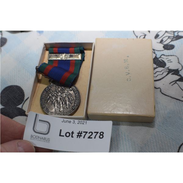 WW2 CANADIAN SOLDIERS STERLING MEDAL AND BOX