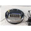 Image 4 : iRobot Roomba Vacuum With Charger and Battery