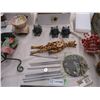 Image 2 : Assorted Home Ornaments and Wind Chime in Box