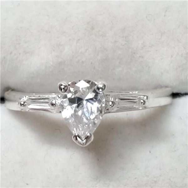 SILVER CUBIC ZIRCONIA RING (~SIZE 7)