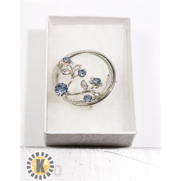 VINTAGE BLUE STONE COSTUME BROOCH 1.25"