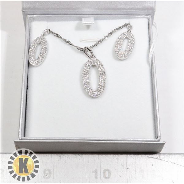 PENDANT AND NECKLACE SET. NEW (10)