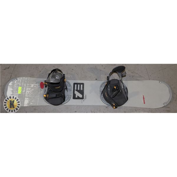 SNOW BOARDING BOARD GRAY