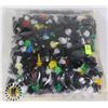 Image 1 : LARGE BAG OF ASSORTED AUTOMOTIVE REPLACEMENT CLIPS