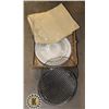 Image 1 : BOX OF SERVING ITEMS INCLUDING COOLING TRAYS