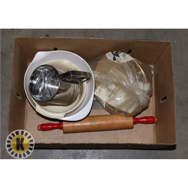 ASSORTED BOX OF BAKING DISHES INCLUDES A SIFTER