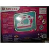 Image 2 : Singer Toy Sewing Machine