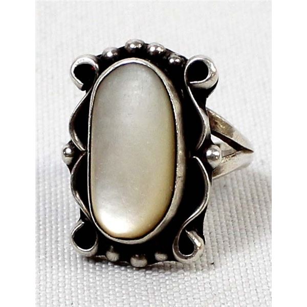 Vintage Navajo Sterling Mother of Pearl Ring, 6.5