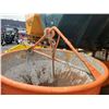 Image 2 : GAR-BRO MODEL #440-R CONCRETE BUCKET