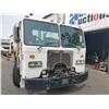 Image 3 : 2010 PETERBILT PACCAR CHASSIS, GARBAGE TRUCK, WHITE, VIN # 3BPZL00X8AF719933