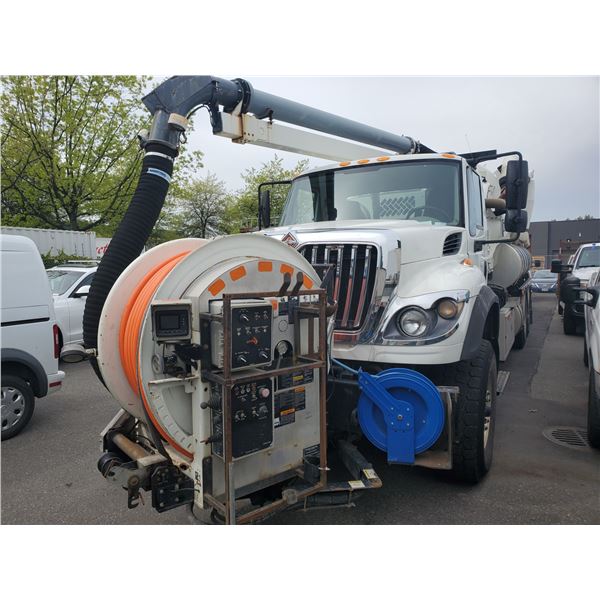 2012 INTERNATIONAL WORKSTAR 7500 SBA 6X4, VACUUM TRUCK, WHITE, VIN # 1HTWNAZT1CJ420995
