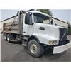 Image 2 : 2005 VOLVO 2DR DUMP TRUCK, SEMI TRACTOR, WHITE, VIN # 4V5KC9GH85N391988