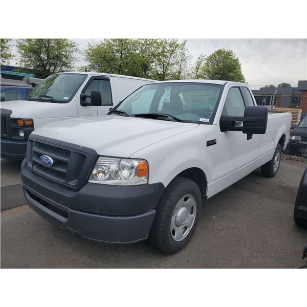2008 FORD F-150 XL, 2DR PU, WHITE, VIN # 1FTRF12208KE33229