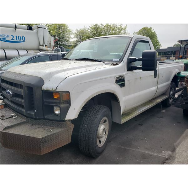 2008 FORD F-250 XL, 2DR PU, WHITE, VIN # 1FTNF21578EB65178