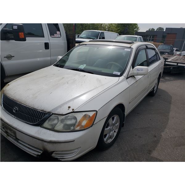 2002 TOYOTA AVALON XL, 4DR SEDAN, WHITE, VIN # 4T1BF28B92U227056
