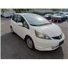 Image 2 : 2009 HONDA FIT, 4DR HATCHBACK, WHITE, VIN # JHMGE88549S803814
