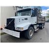Image 2 : 2005 VOLVO 2DR DUMP TRUCK, SEMI TRACTOR, WHITE, VIN # 4V5KC9GH95N391983