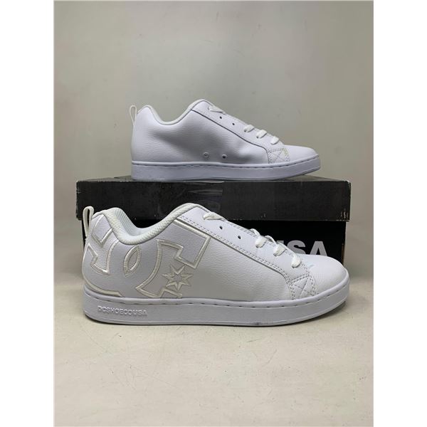 Ladies DC sneakers - Size 8.5