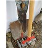 Image 2 : BUNDLE OF GARDEN TOOLS
