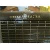 Image 2 : 2 SPACE HEATERS, 1 BLACK & DECKER, 1 GENERAL ELECTRIC
