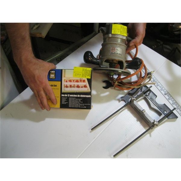 BLACK & DECKER ROUTER & SET OF POWER FIST ROUTER BITS