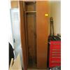 Image 2 : 2 DOOR WOODEN CABINET
