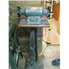 Image 2 : DAYTON 1/3HP BENCH GRINDER ON STAND