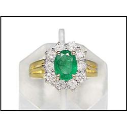 AN 18K GOLD RING WITH 1.05 CARAT EMERALD #1844406