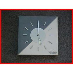 Rare Electric Howard Miller Box Carton Clock #1795354