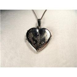 Estate 14K WG Gold Floral Heart Locket Pendant #1831558