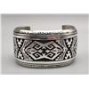 Image 1 : Rug Pattern Sterling Silver Bracelet - Tommy Singer