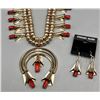 Image 1 : Unique Coral Squash Blossom Set